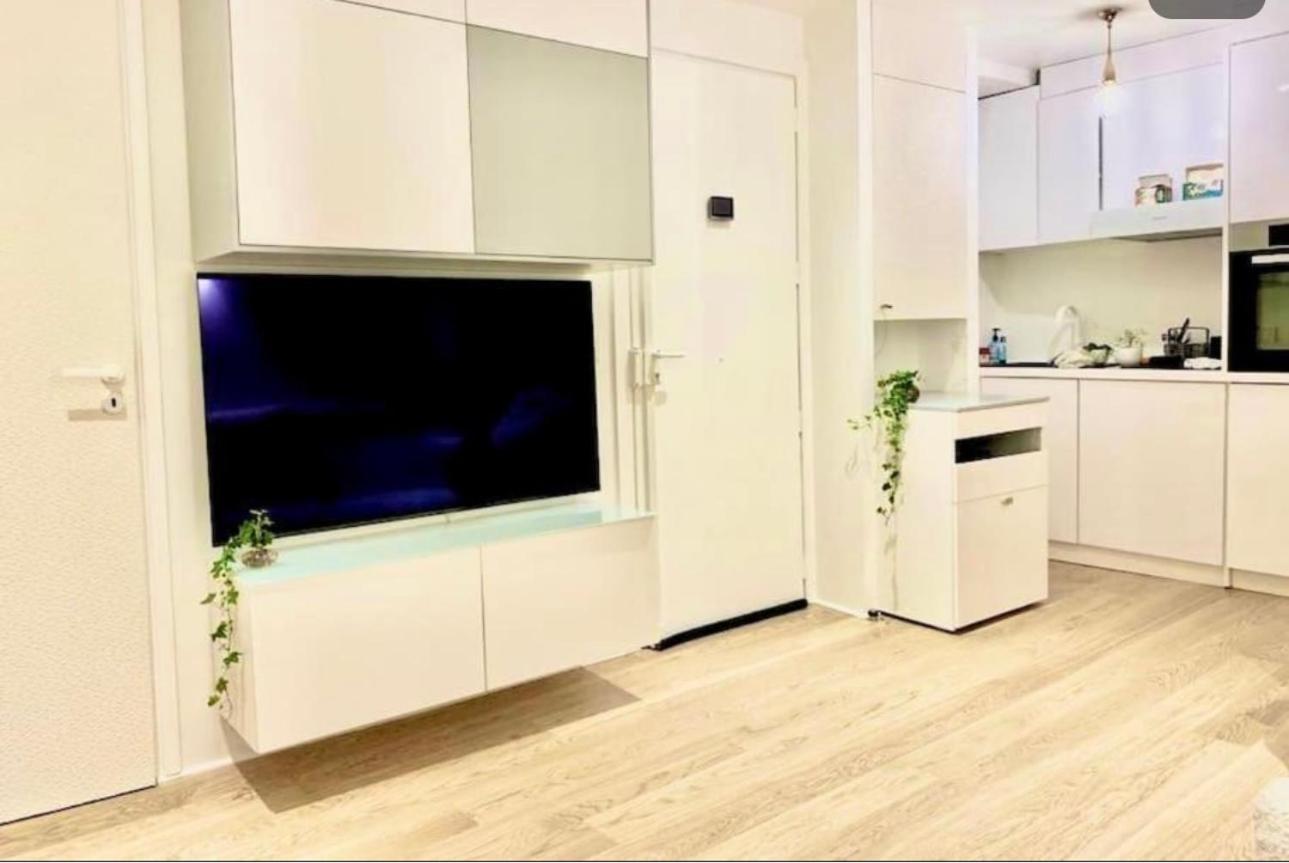Appartement Center And Secured Area *